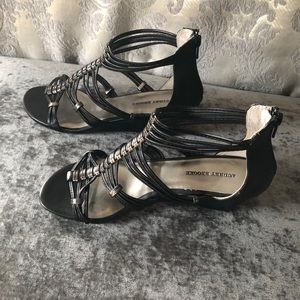Audrey Brooke Black Sandals Women’s Size 7